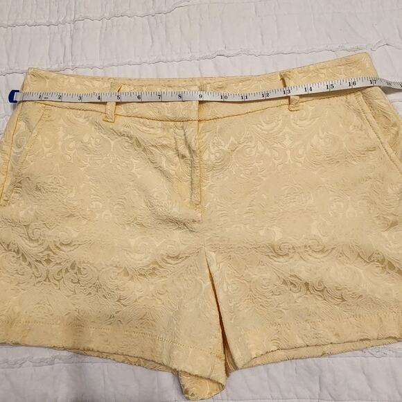 Ann Taylor LOFT Pale Yellow Eyelet Brocade Shorts, Size 10 - Picture 5 of 8